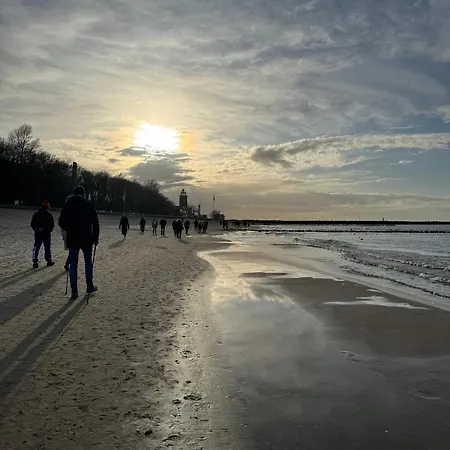 Gold Perlowa Przystan Parking W Cenie 650M Do Plazy Nowoczesne Swiezo Oddane Apartamenty Parkplatz Inklusive 650M Zum Strand Moderne Neu Fertiggestellte Apartments Parking Included 650M To The Beach Newly Completed Modern Apartments Kolobrzeg Exterior photo